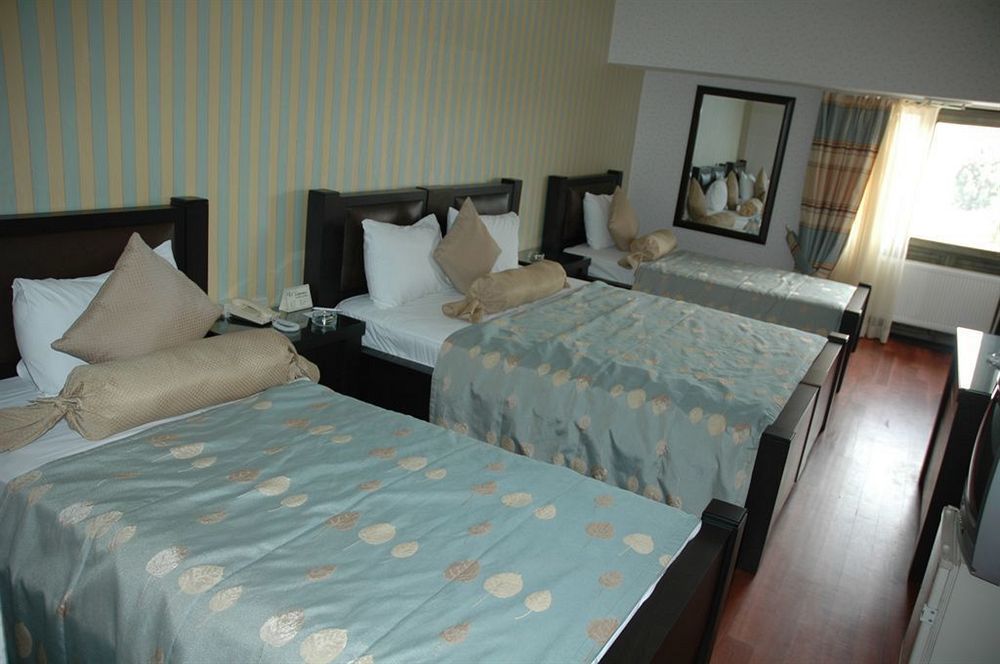 Ulasan Hotel Caravan Camping Ancara Exterior foto