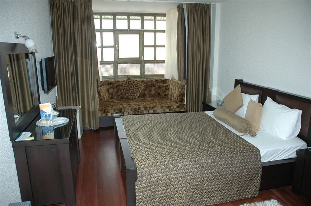 Ulasan Hotel Caravan Camping Ancara Exterior foto
